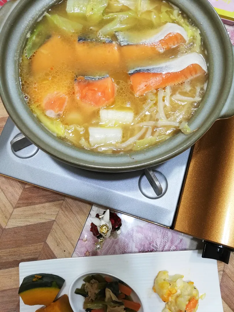 11/9
石狩鍋で晩ごはん😋|たえさん