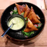 Snapdishの料理写真:Samosas and Chutney|Darshna Wallaceさん