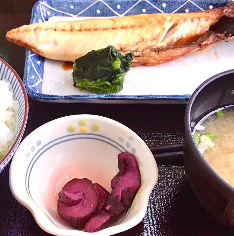 焼き鯖で朝ごはん・・|ばくあんしゃさん