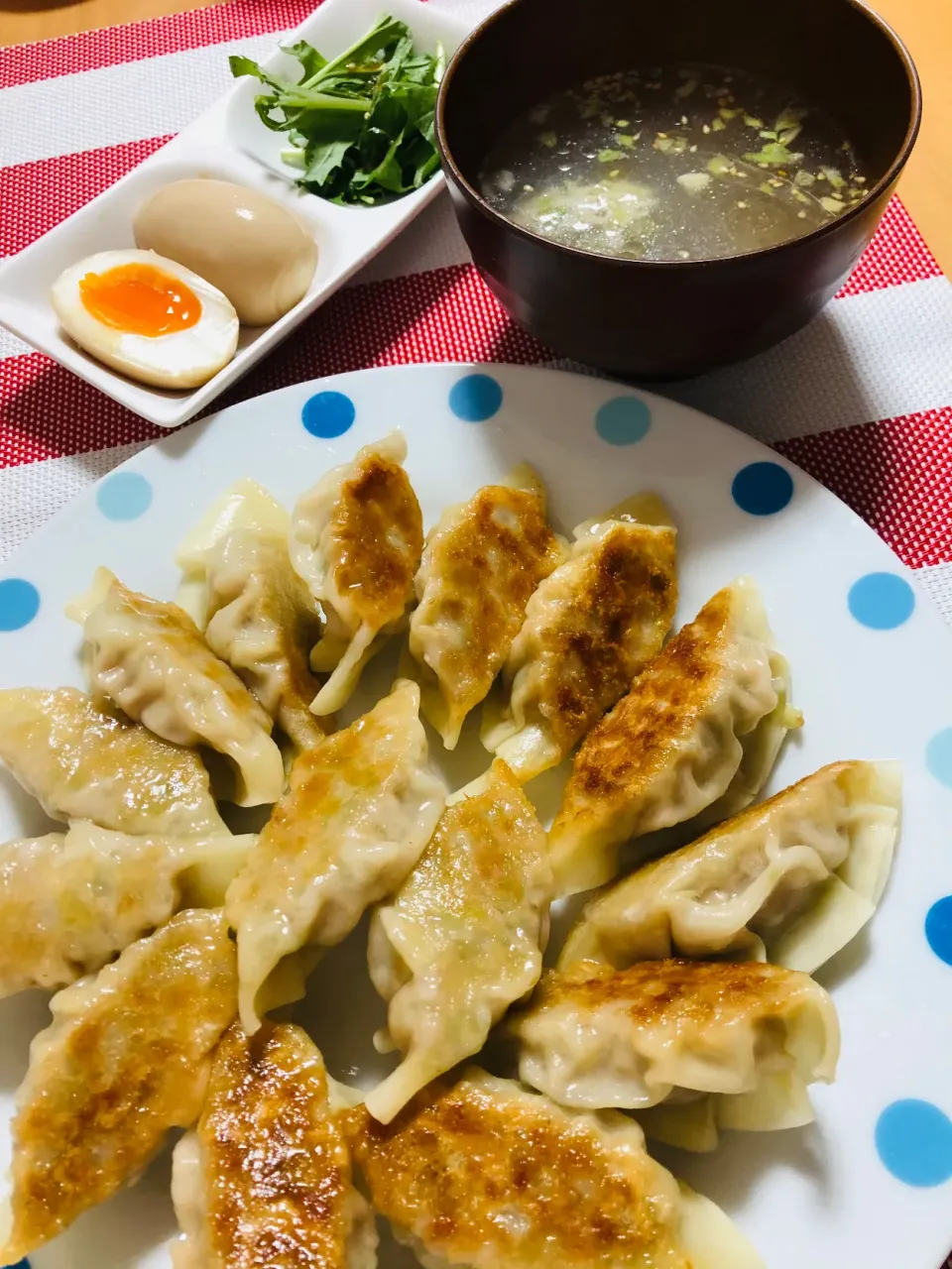 Snapdishの料理写真:【手抜き】餃子　煮卵|飛鳥さん