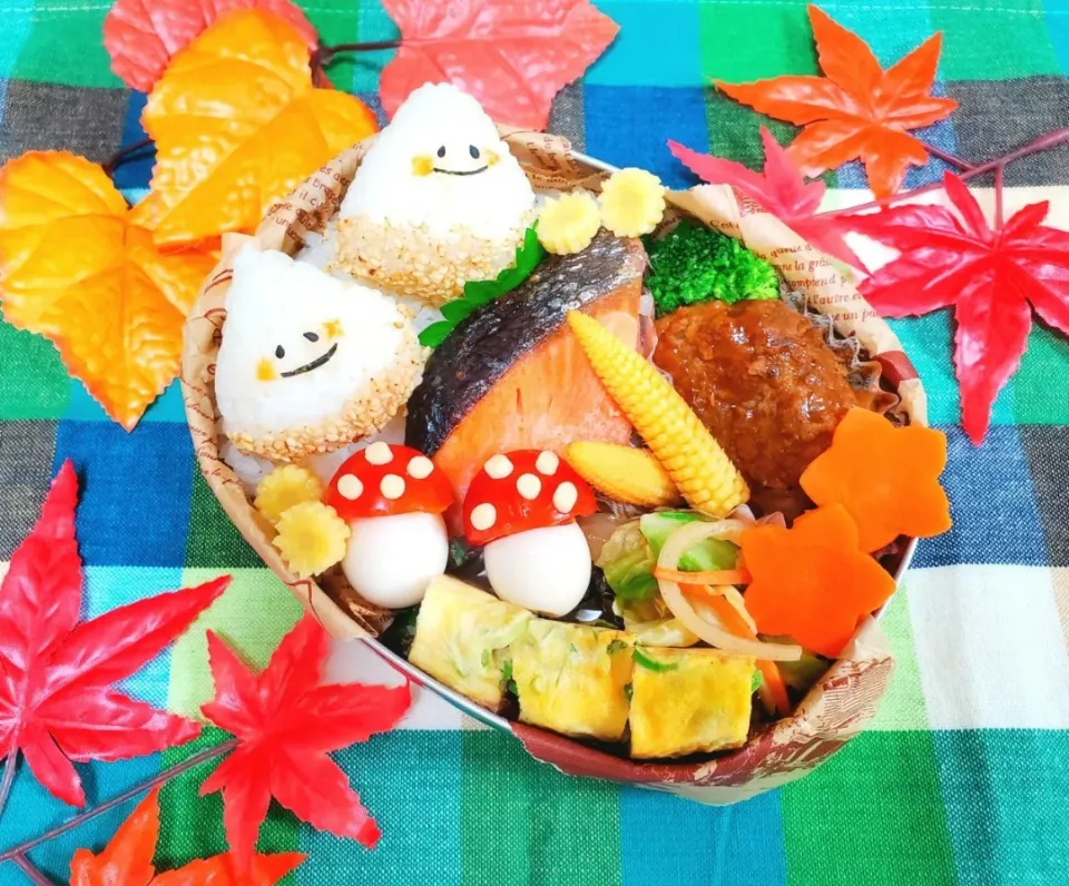 秋鮭 栗おにぎり付き弁当😋🍂🍄🌰🍙|taruto⭐️さん