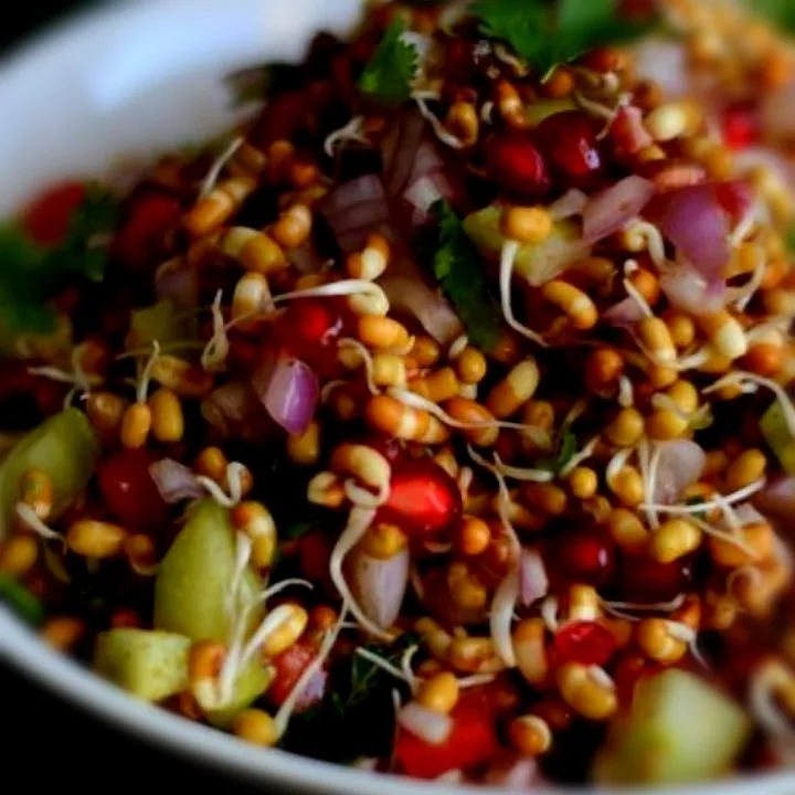 Moong sprouts salad|priyaさん