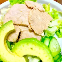 Snapdishの料理写真:豚ロースの柚子胡椒焼きサラダ🥗あっさり美味しい✨