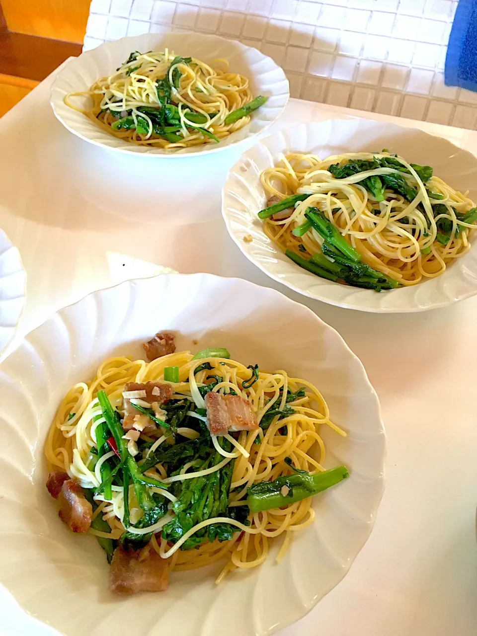 春菊の茎とカリカリベーコンのペペロンチーノ|ミミちゃんママさん