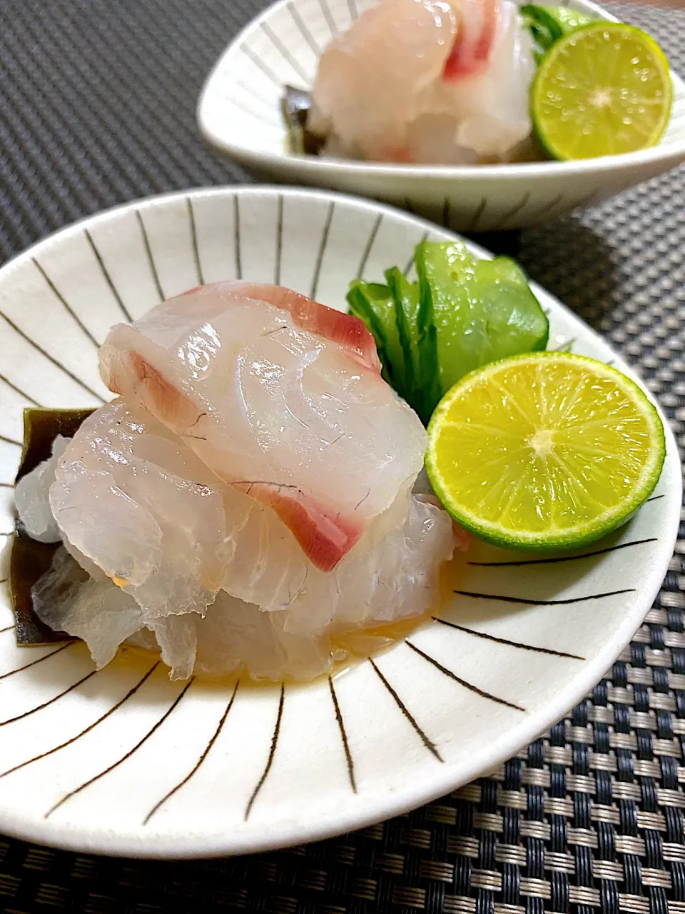 真鯛の昆布締め　〜三杯酢をかけていただきます😋|Michiyo Shimizuさん