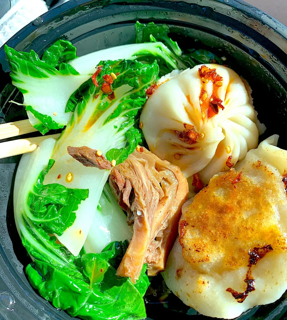 Side of pechay, soup dumpling, super tender brisket, and fried beef dumplings😍|🌺IAnneさん