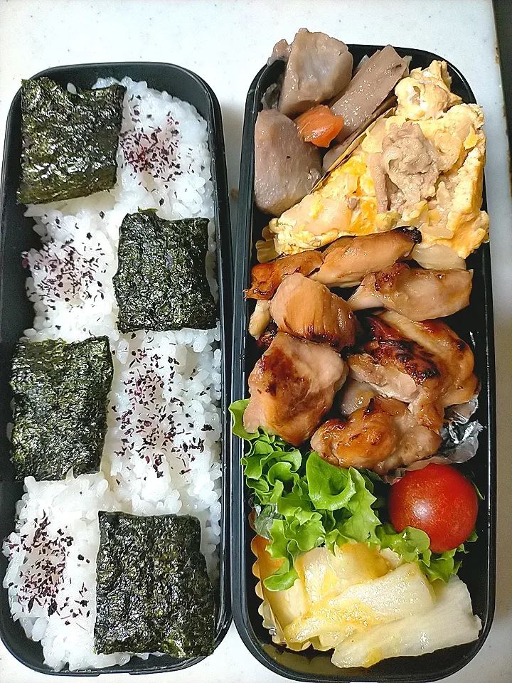 Snapdishの料理写真:鶏肉焼くだけ弁当
長芋カレー粉チーズ焼き
キャベツ炒め卵焼き
里芋・レンコン煮|芽亜里さん