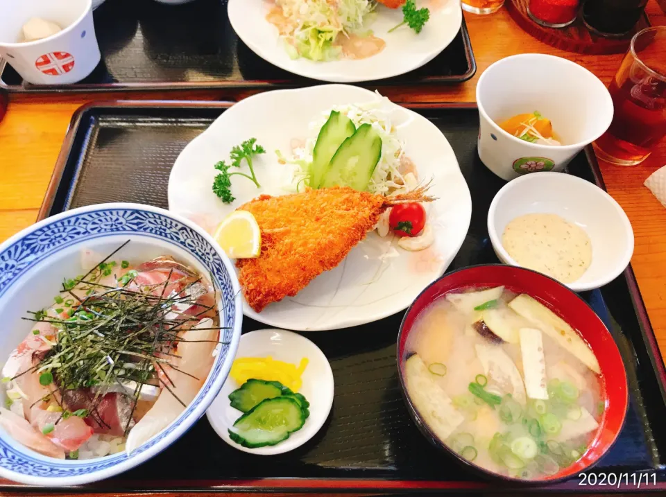 ぶっ込み丼とアジフライ定食|コージ💫さん