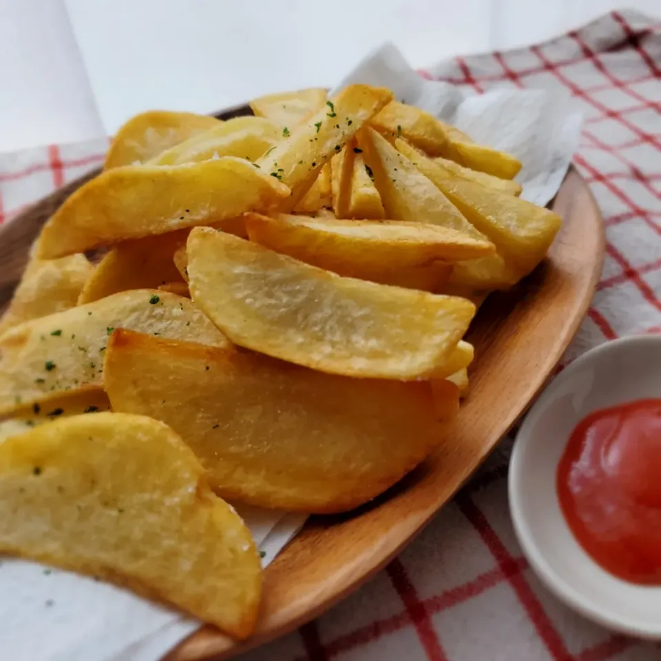 フライドポテト　🥔🍟
有元葉子さんの
「いま、この季節だけの わたしの楽しみ」Vol.11

とっても親切な動画です|みるくここあさん