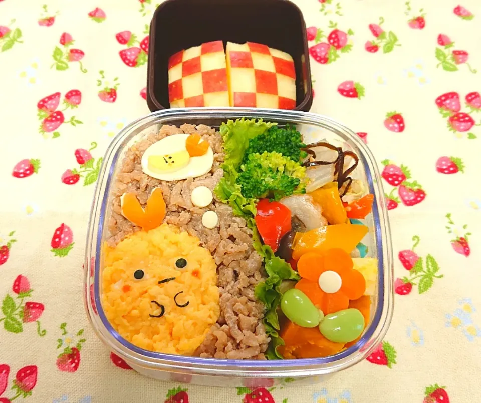 すみっこエビフライそぼろ弁当❤️|みちゅあしさん