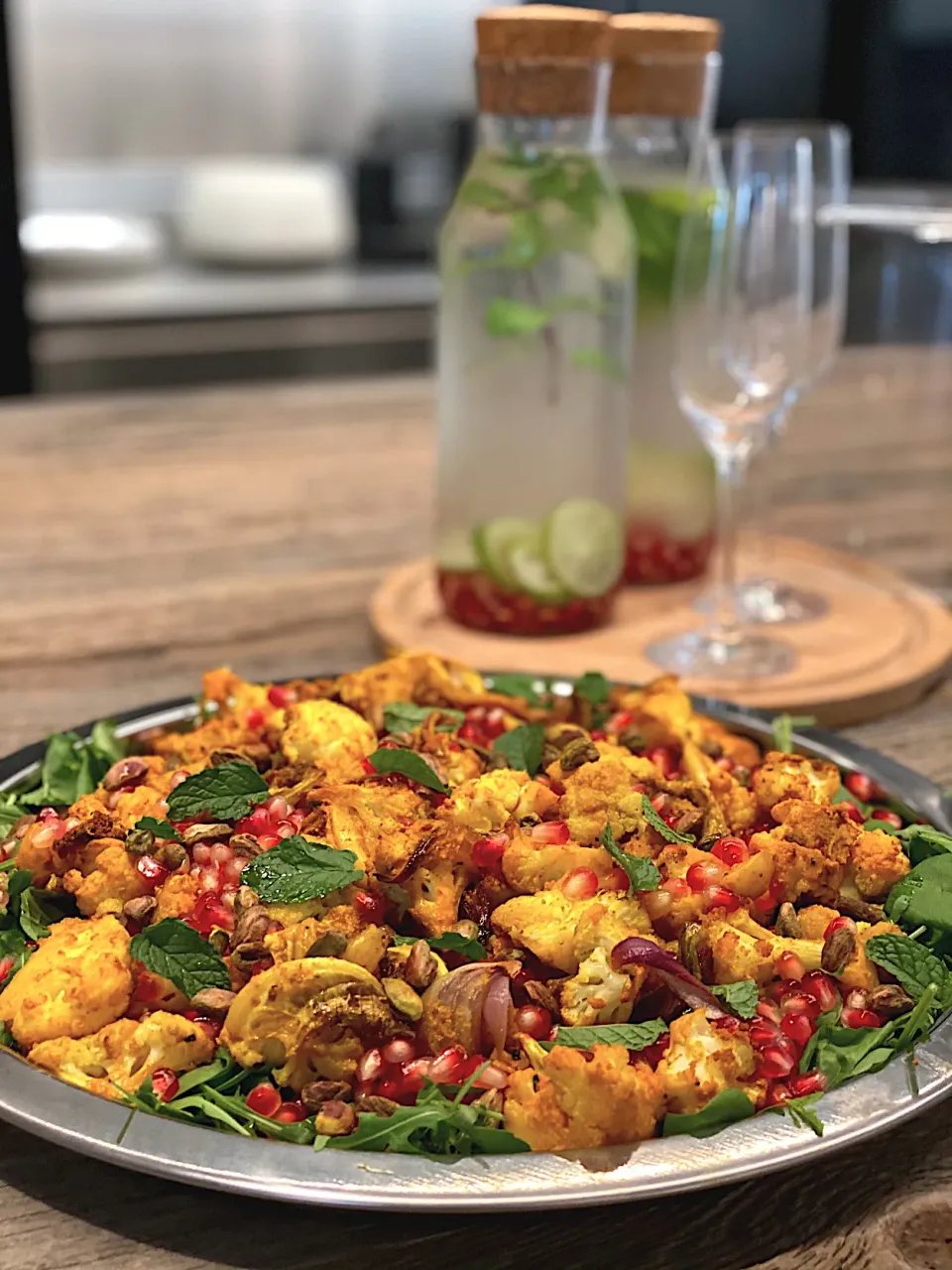 Herb roasted cauliflower and pomegranate salad |12Dragonさん