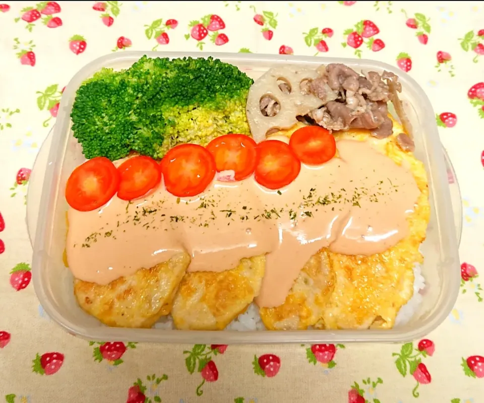 鶏むね肉のピカタのっけ弁当❤️|みちゅあしさん