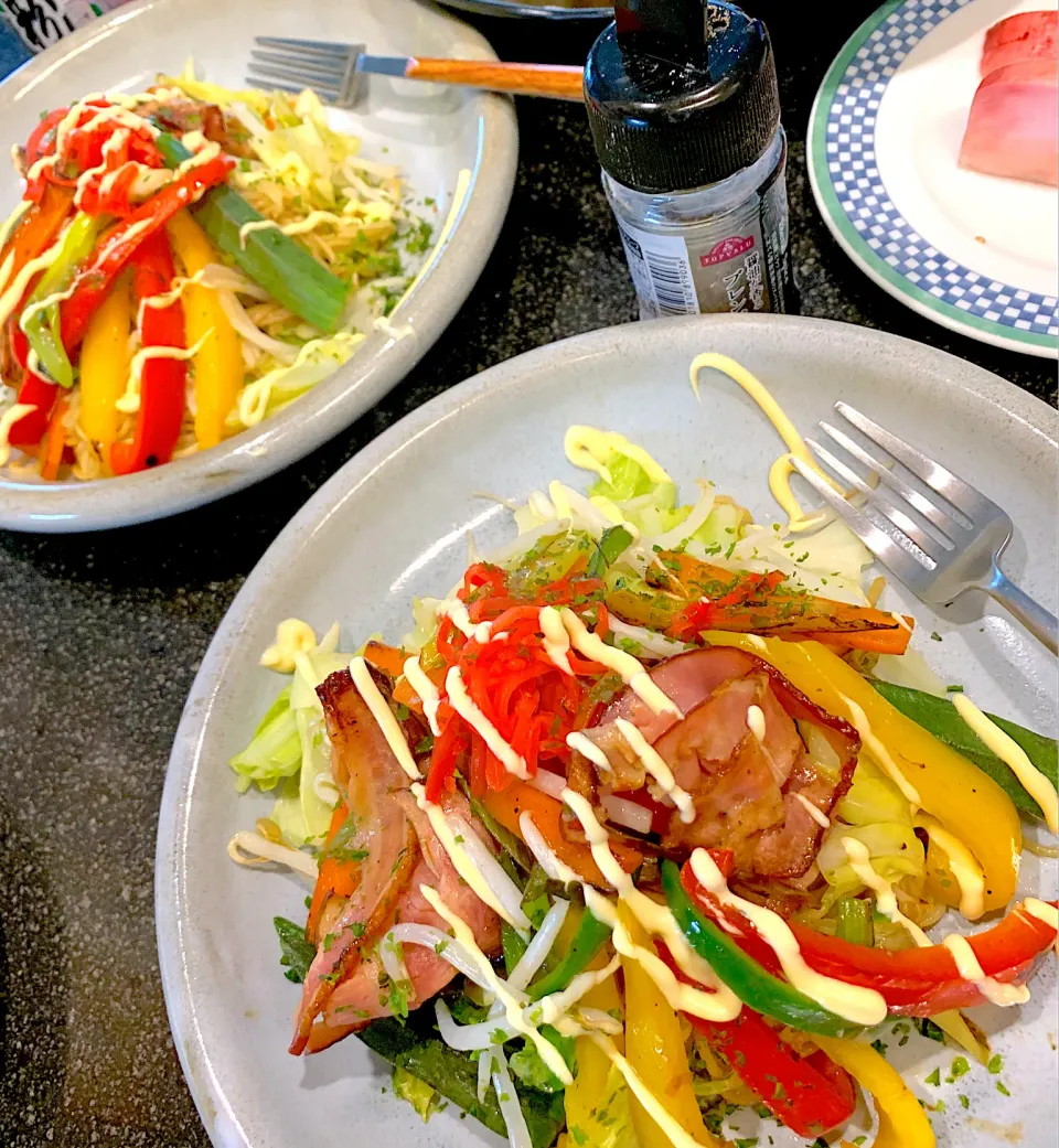 パプリカ入り洋風な焼きそば|シュトママさん