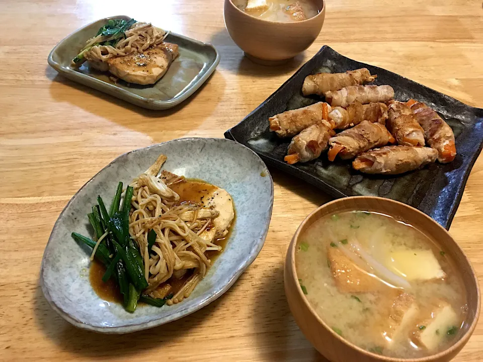 メカジキのソテー♡キノコソース、豚バラ人参巻き、厚揚げのお味噌汁(*>ω<*)|さくたえさん