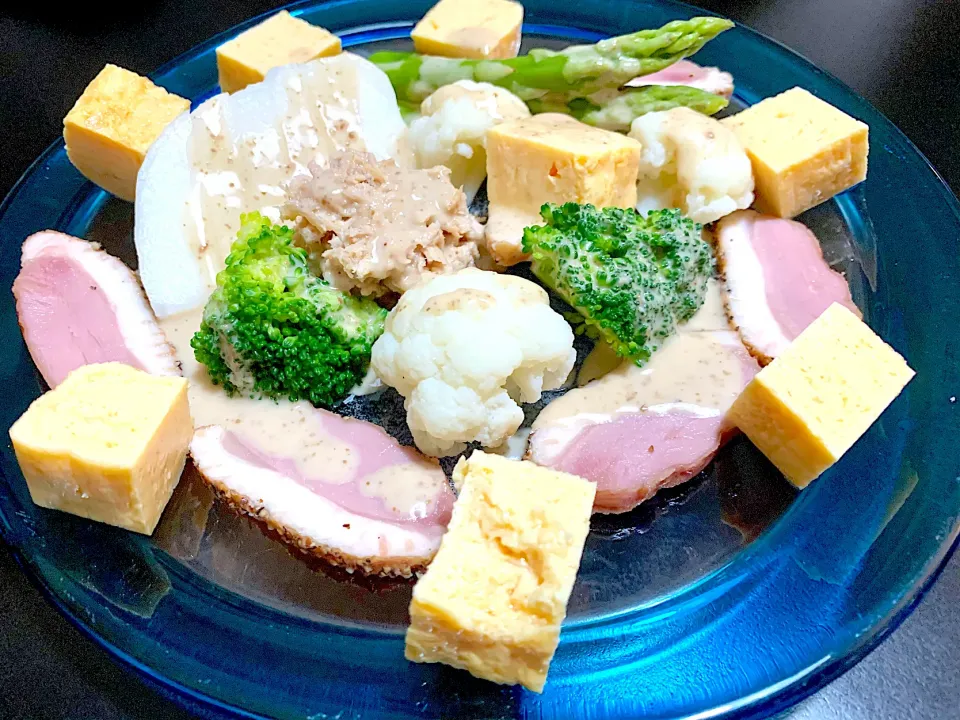 Snapdishの料理写真:冬野菜と鴨とだし巻き卵の胡麻ドレッシング|iseさん