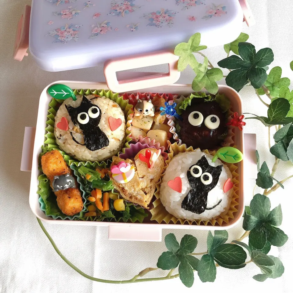 11/13❤︎娘のおにぎりお弁当🌱|Makinsさん