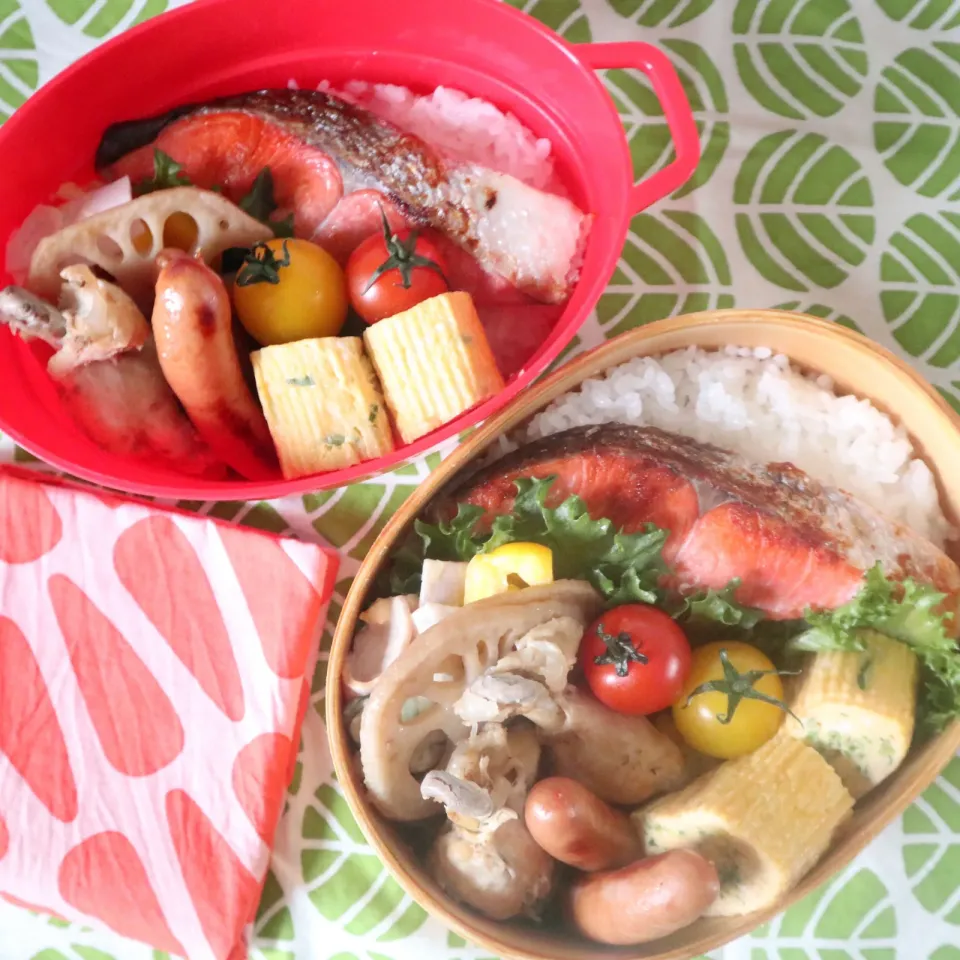 Snapdishの料理写真:中学生男子年子弁当🍱鮭弁|なかじー。さん