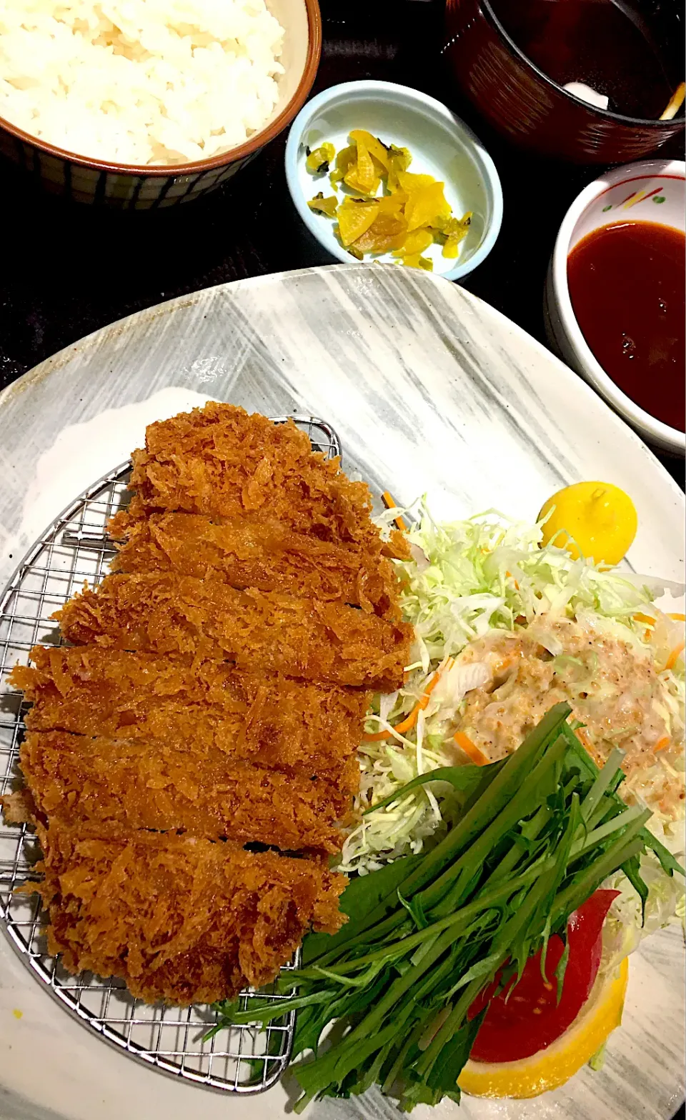 ロースとんかつ定食 和食さと|すくらんぶるえっぐさん