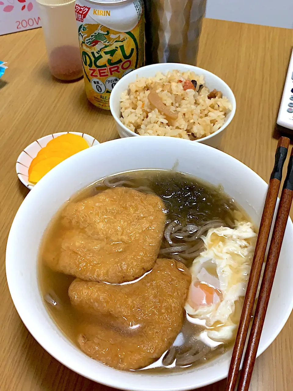 Snapdishの料理写真:鶏炊き込みご飯 甘い揚げ入り蕎麦|爰音さん