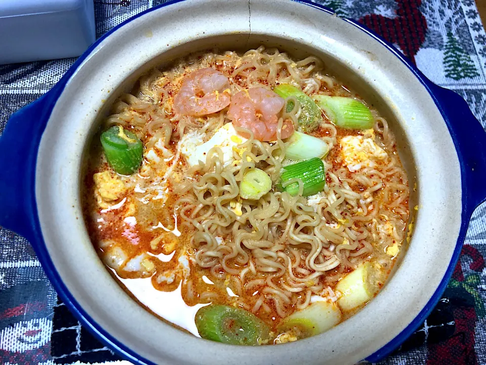 Snapdishの料理写真:トムヤムクンラーメン|sakusakuさん