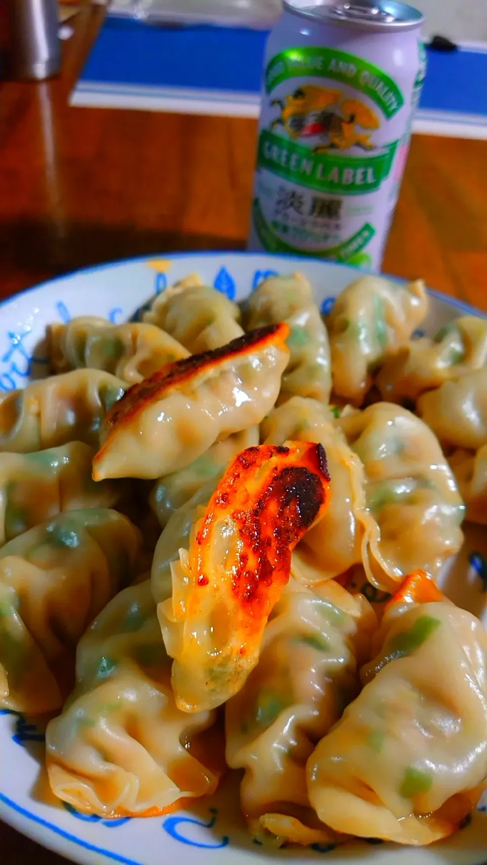 Snapdishの料理写真:野菜たっぷり餃子🥟|メイメイda.さん