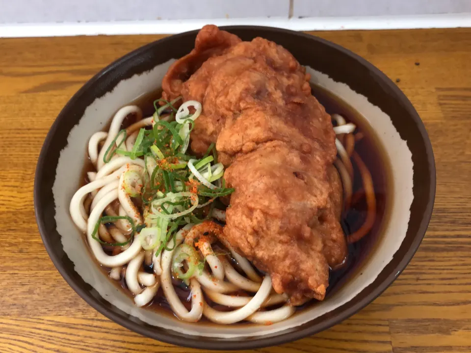 Snapdishの料理写真:久しぶりの我孫子駅弥生軒の唐揚げうどん|Ohanaさん