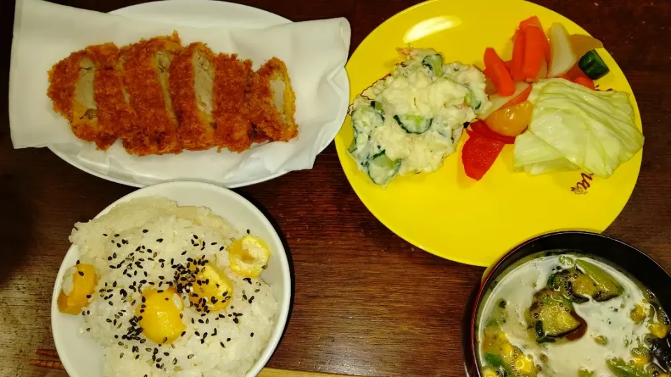 夕飯は栗ご飯にトンカツ|アクちゃんさん