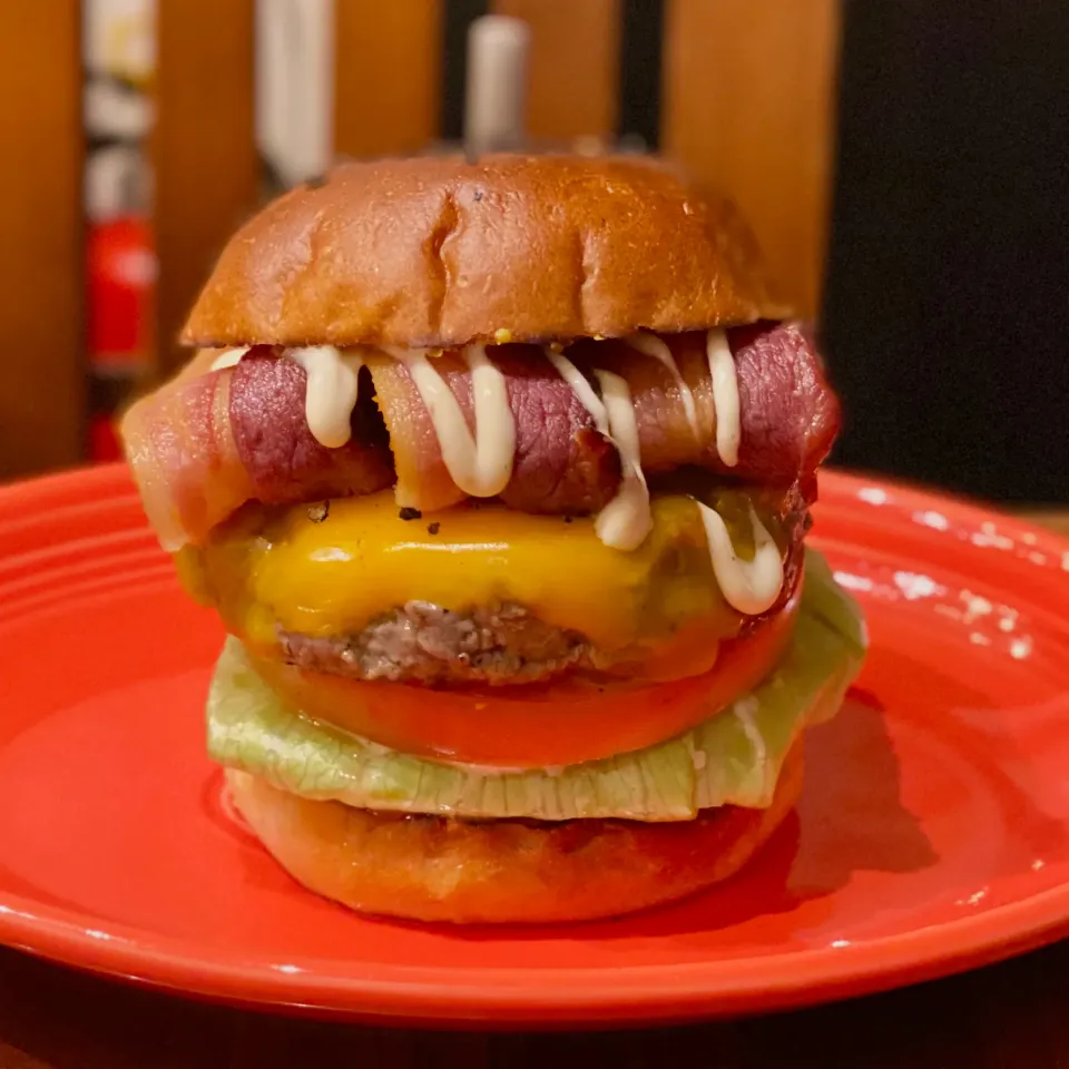 Snapdishの料理写真:OJAI Burger（オーハイバーガー）オーハイバーガー　ベーコントッピング|ddr3rdmixさん