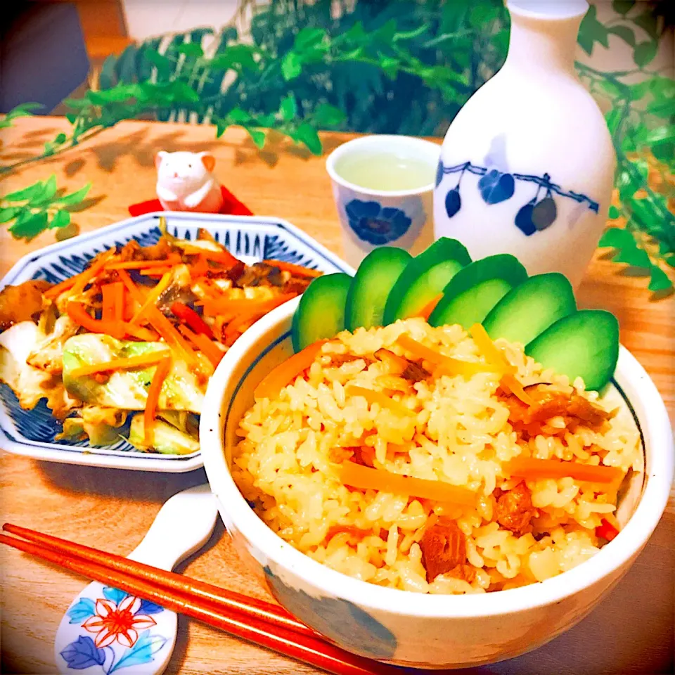 Snapdishの料理写真:🍚鶏釜めしとおかずにも🍶つまみにもなる豚肉とキャベツの味噌炒め　いただきま〜す。😋|Sの食卓さん