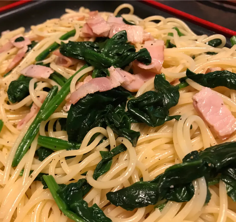 ほうれん草とベーコンの麺つゆバター|sanaeさん