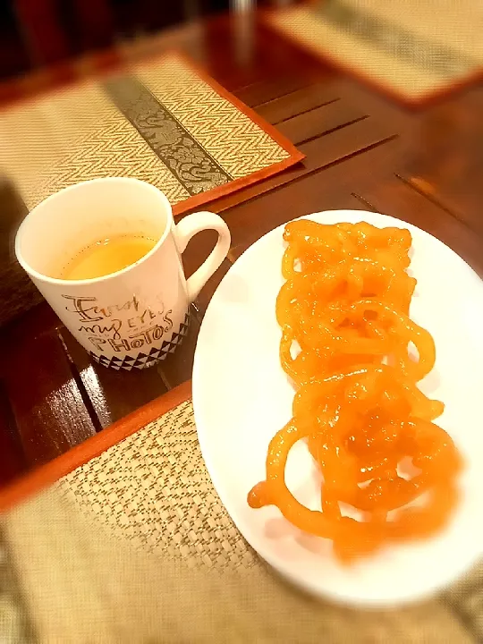 Snapdishの料理写真:jalebi with chai|Jawed Maroofさん