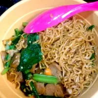 Snapdishの料理写真:mie goreng bakso|Maria Tjenさん