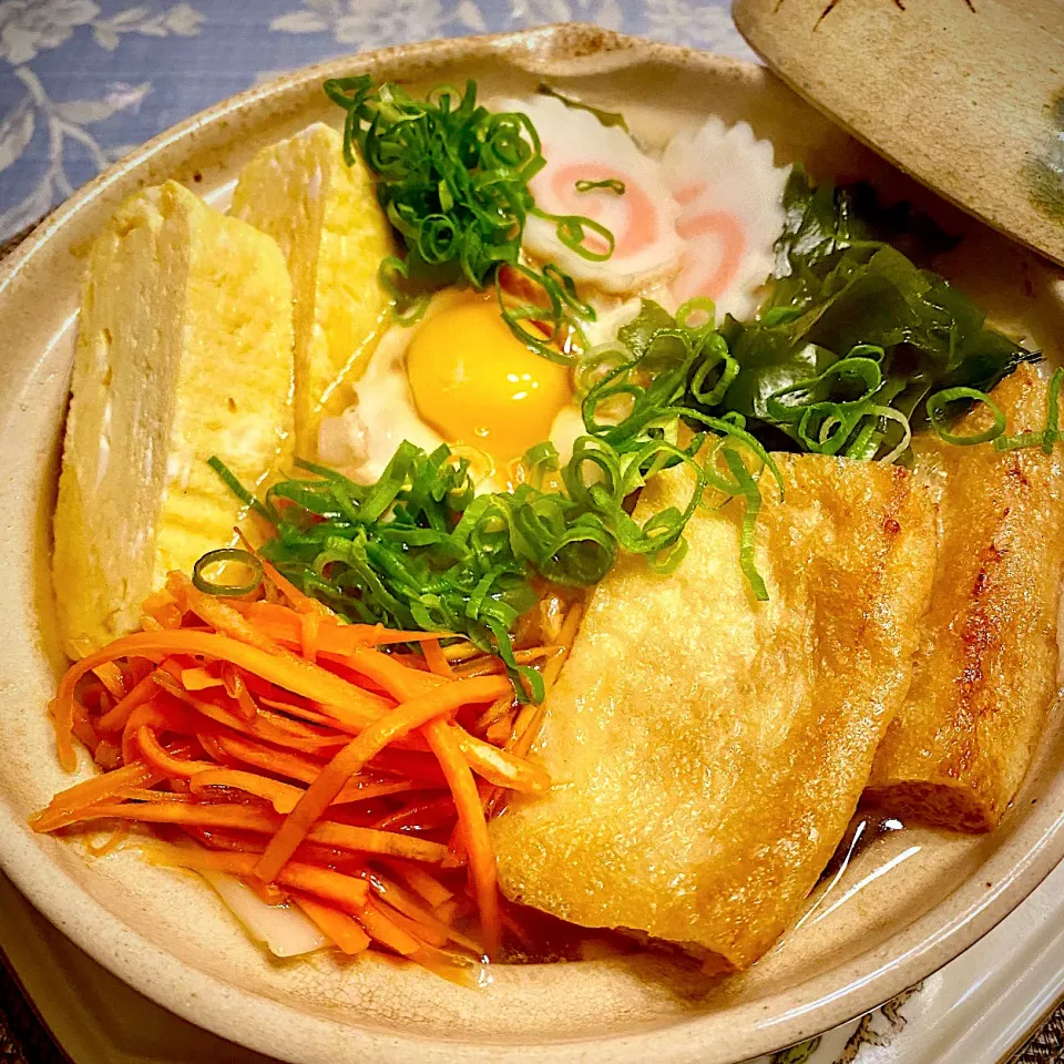 Snapdishの料理写真:深夜に作る禁断の…鍋焼きうどん❣️ポイントは厚焼き玉子と落とし卵のＷ使い🥚🥚🥚✨✨|paaruさん