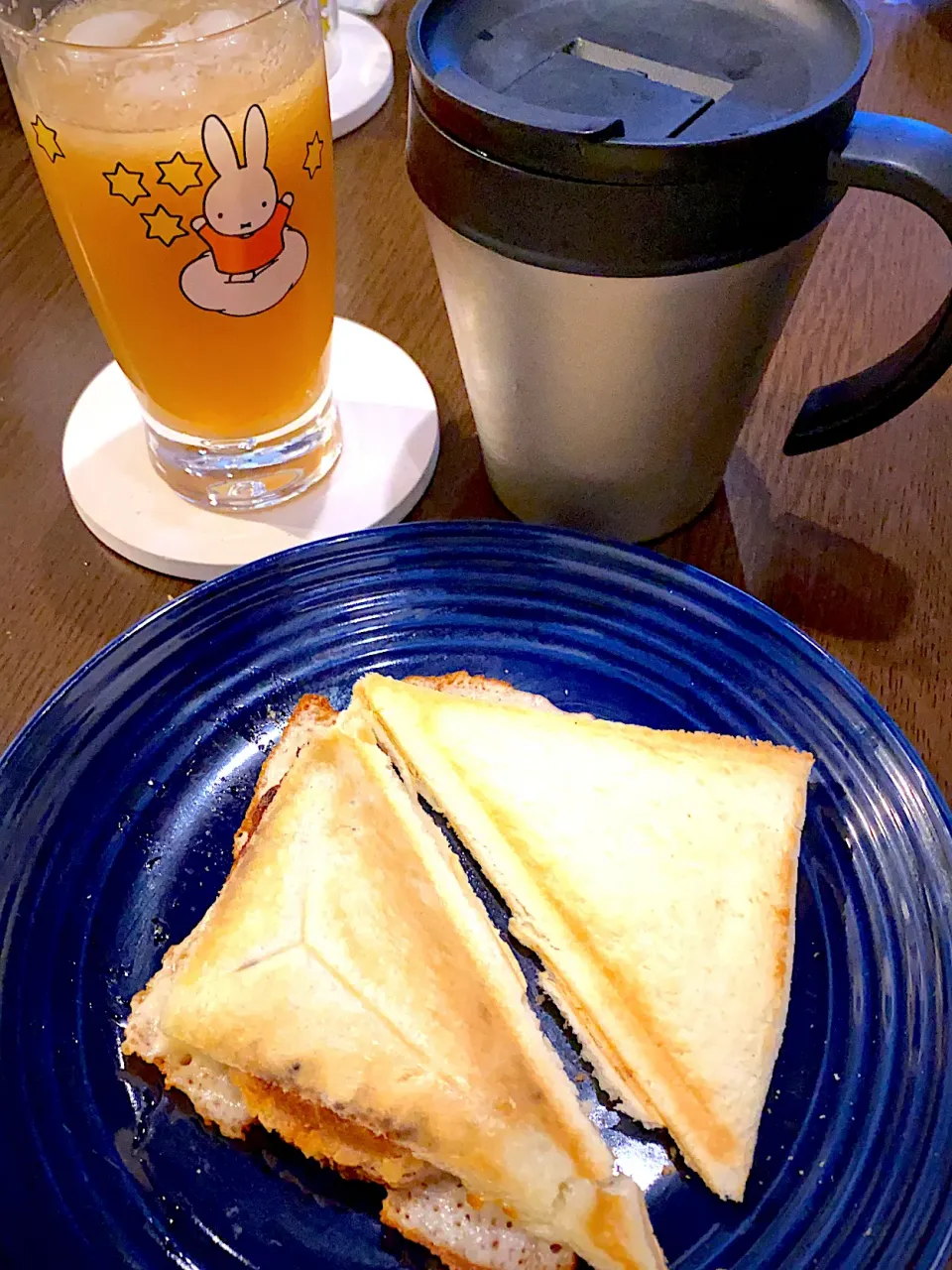 ハムカツチーズサンド　りんごジュース　コーヒー☕️|ch＊K*∀o(^^*)♪さん