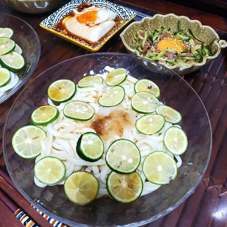 けっこう前の夜ご飯🌃🍴
すだちうどん
生ハムときゅうりのユッケ
豆腐サラダ|dai.noriさん