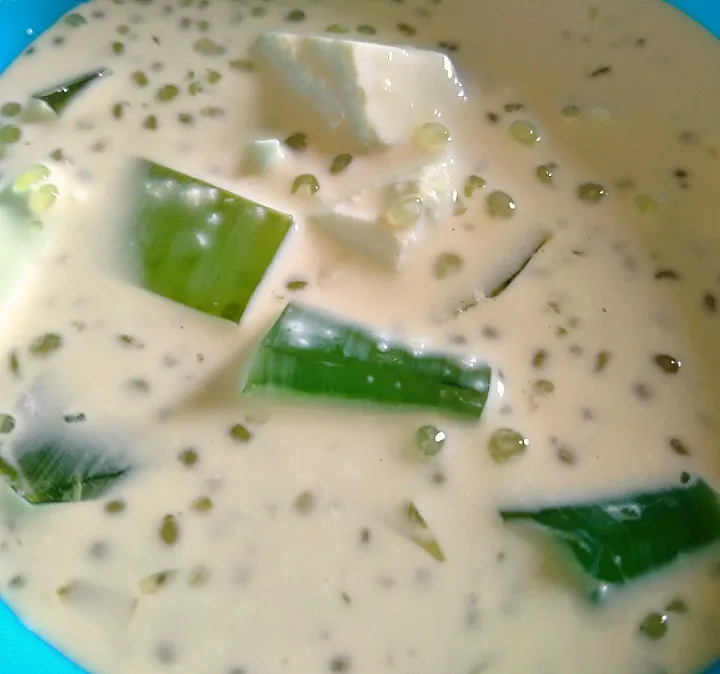 Milky Coconut Pandan Jelly|Harlina  (Malaysia)さん