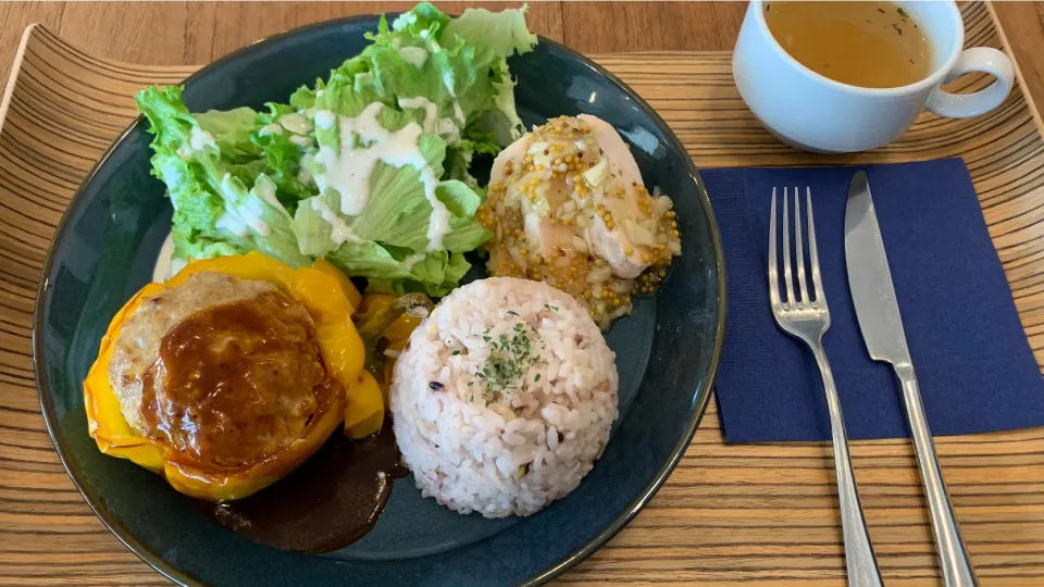 秋田県大仙市のランチプレート、パプリカファルシ、トリハムのマスタードソース|お家でbar!さん