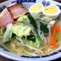 Snapdishの料理写真:あっさり塩ラーメン🍜|みよっしーさん