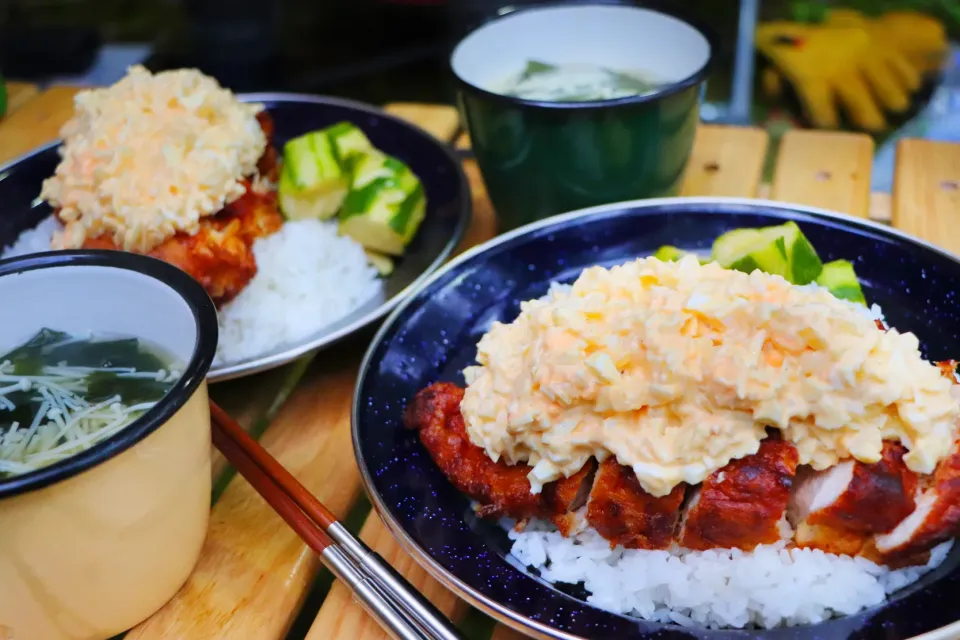 Snapdishの料理写真:キャンプでチキン南蛮丼♬︎♡|ふみよさん