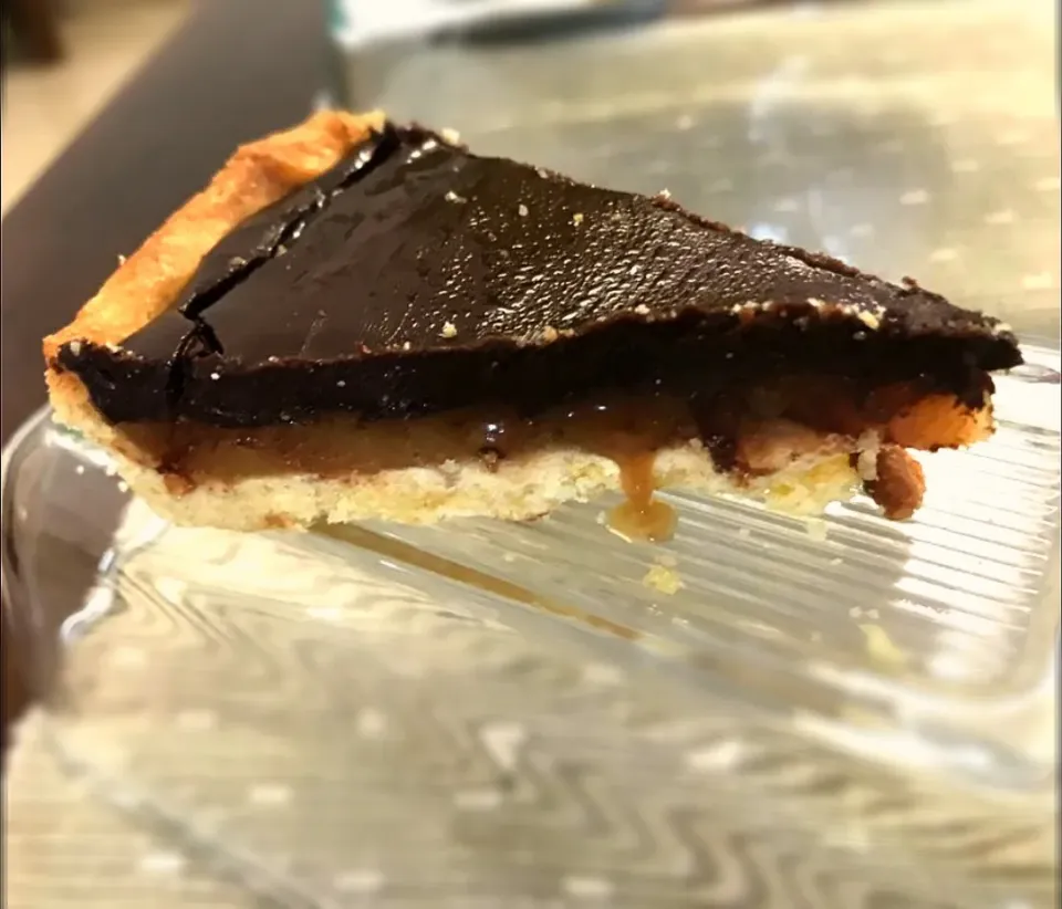 Snapdishの料理写真:Salted Caramel Chocolate Tart|brendavさん