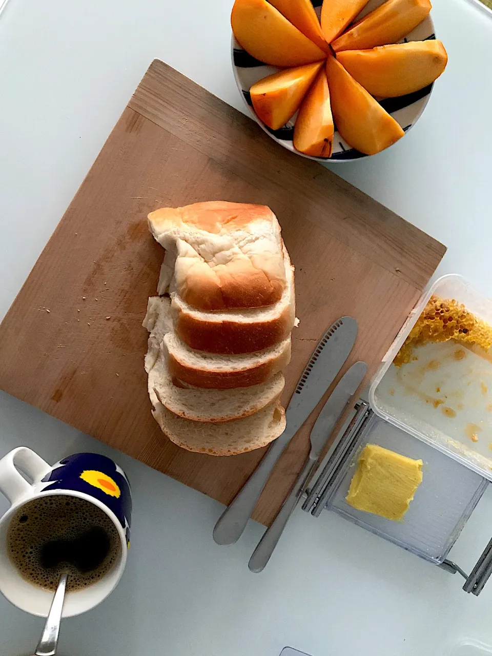 Milk bread, honey, smoked salt butter and persimmon|Ong Sor Fernさん