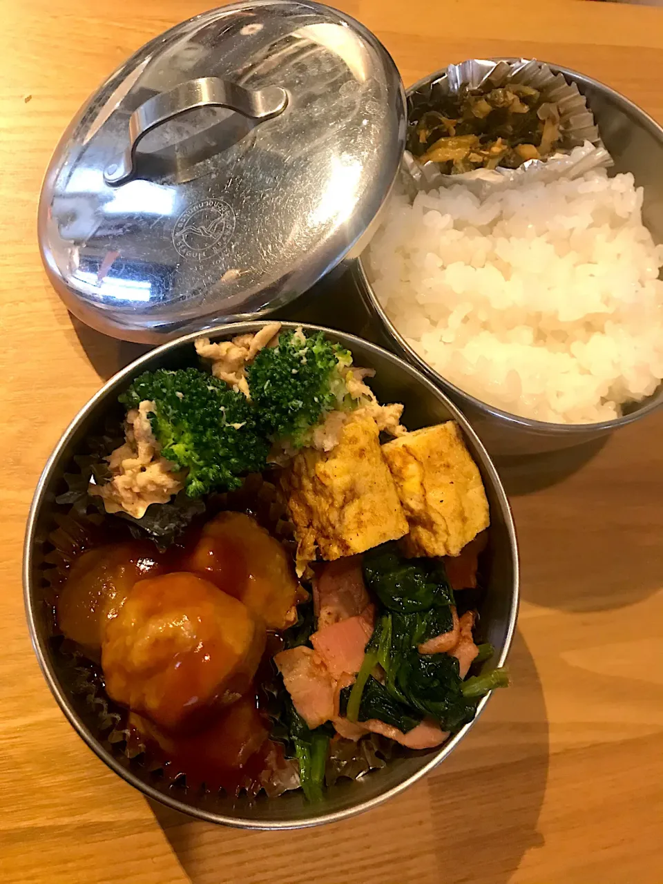 Snapdishの料理写真:鶏団子の甘酢あん弁当🍱|ちっくんさん