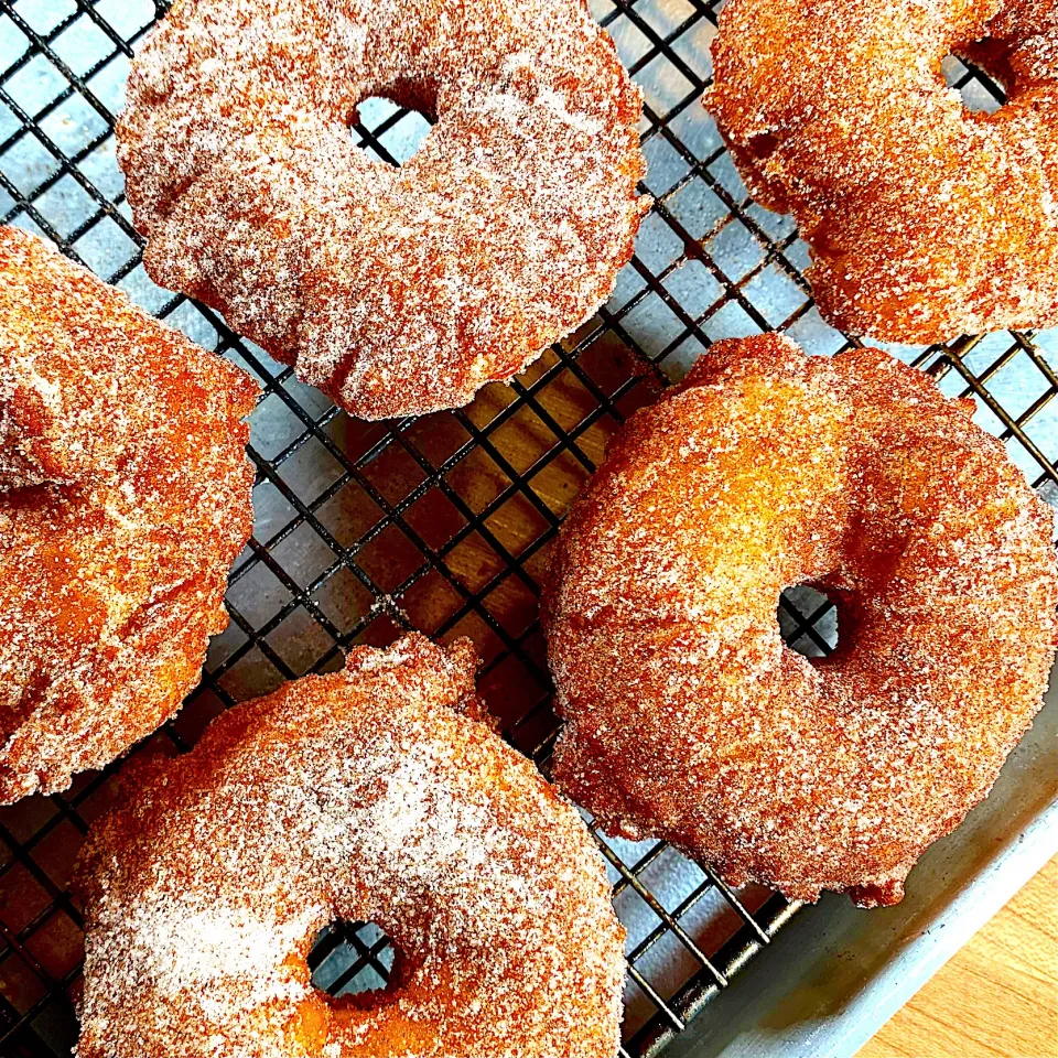 Homemade Seasonal Apple Cider Donuts
(季節のスイーツ🍩アップルサイダードーナツ)|Masa, The Cooking Husbandさん