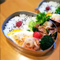 Snapdishの料理写真:今日のお弁当🌱

肉野菜炒め
たらこ入りぺったん卵
切干大根|sunnyさん