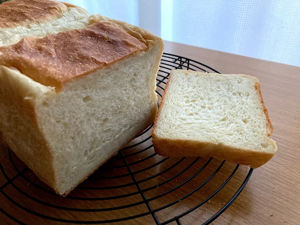 Snapdishの料理写真:＊シンプルな角食🍞＊|＊抹茶＊さん