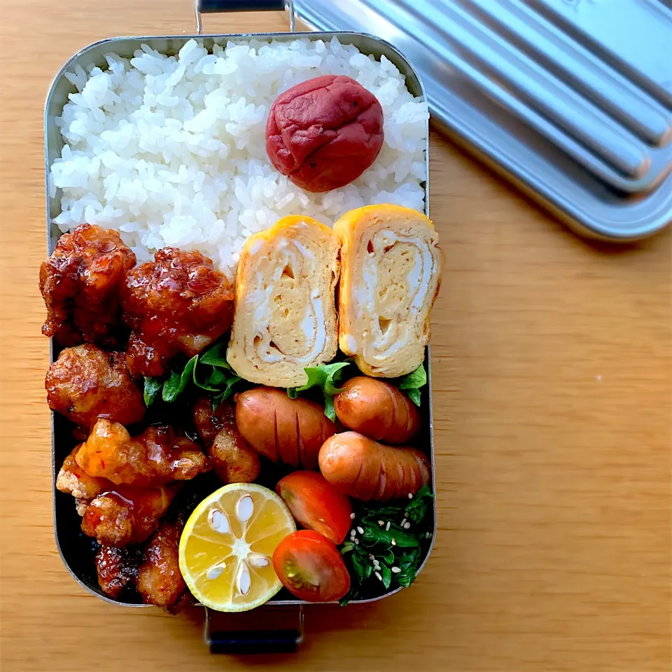 Snapdishの料理写真:鳥チリ弁当|さえちゃんさん