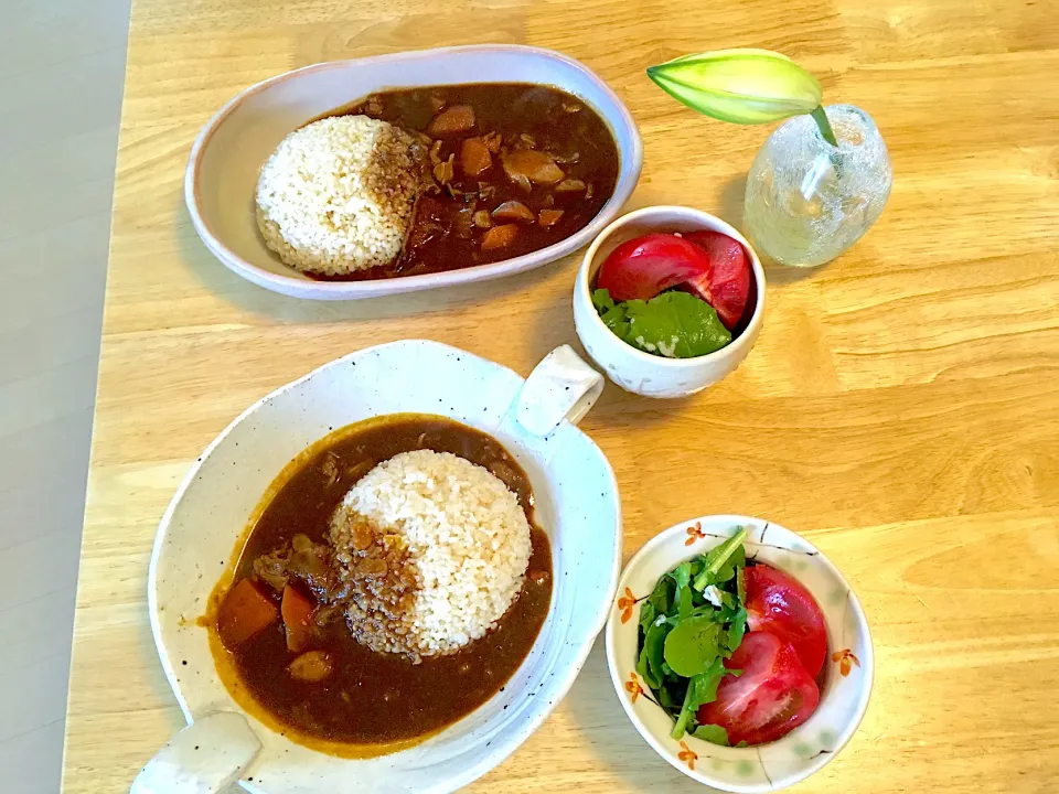 Snapdishの料理写真:日曜のお昼ご飯。久しぶりのカレーライス🍛|さくたえさん