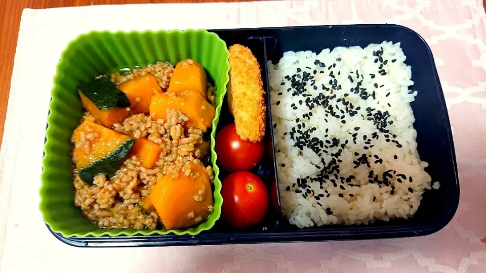 Snapdishの料理写真:カボチャと挽き肉のそぼろ煮❤️旦那さんお弁当🎵😊|かおるcitronさん