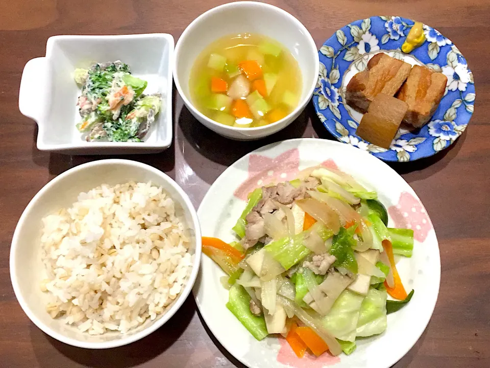 肉野菜うま塩炒め 豚の角煮 根菜のコンソメスープ ブロッコリーの白和え|おさむん17さん