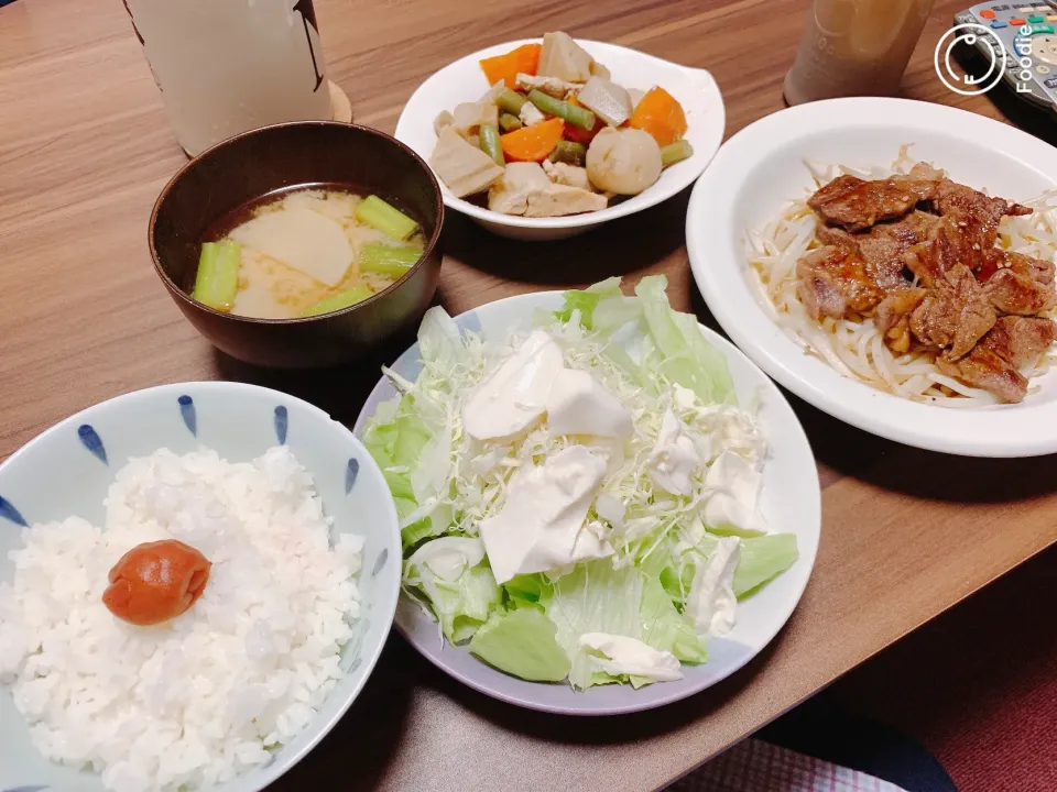 筑前煮.牛ロースともやし.豆腐サラダ.大根味噌汁|まろぽんさん